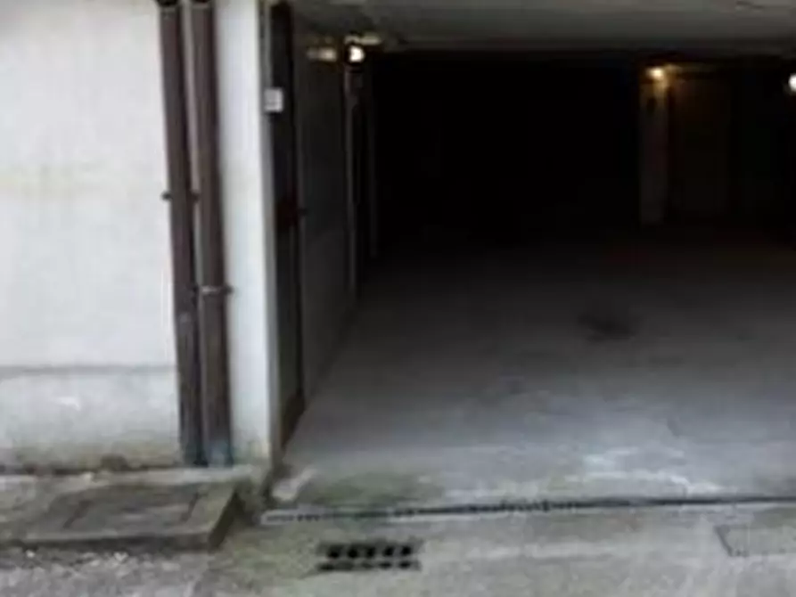Immagine 4 di Garage in vendita  in  Viale Marziale  a Ravenna