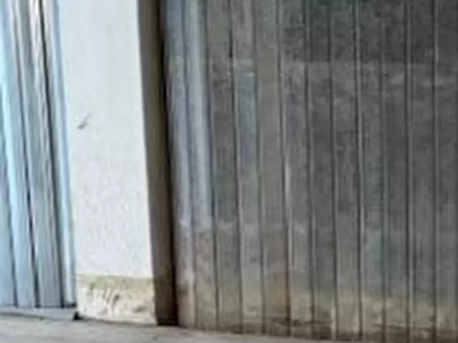 Immagine 3 di Garage in vendita  in  Viale Marziale  a Ravenna