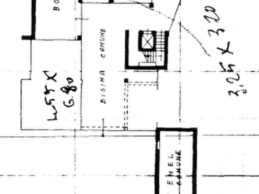 Immagine 9 di Garage in vendita  in  Viale Marziale  a Ravenna