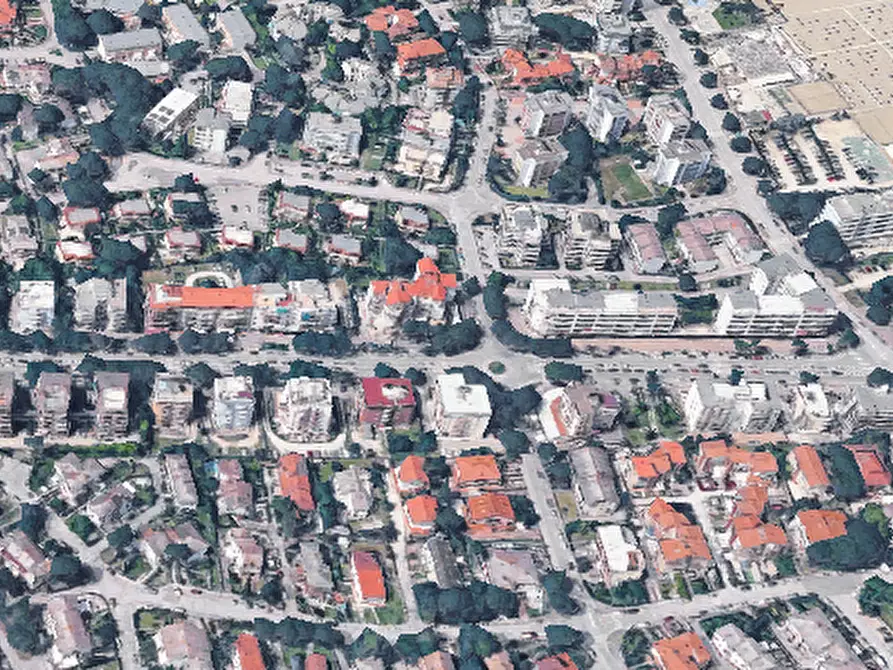 Immagine 11 di Garage in vendita  in  Viale Marziale  a Ravenna