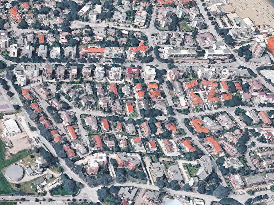 Immagine 13 di Garage in vendita  in  Viale Marziale  a Ravenna