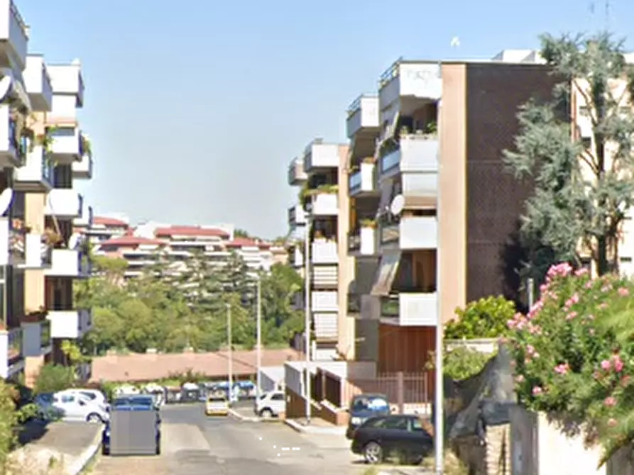 Immagine 5 di Magazzino in vendita  in Via Ambrogio Fusinieri a Roma