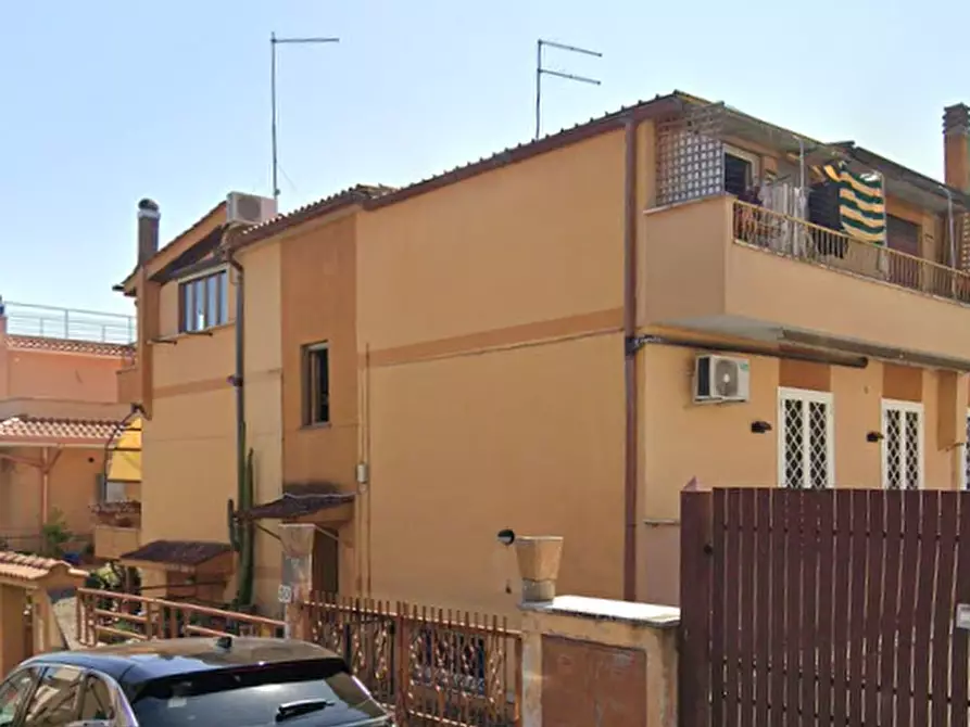 Immagine 5 di Appartamento in vendita  in Via Casatenovo  a Roma