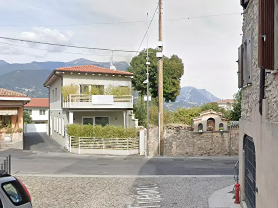 Immagine 22 di Appartamento in vendita  in Via Trento a San Felice Del Benaco