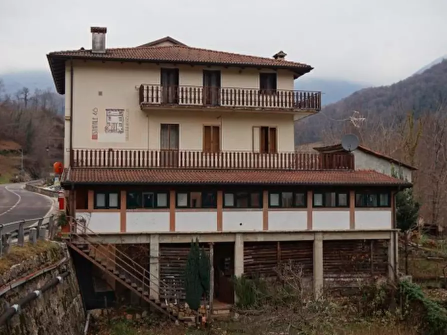 Immagine 5 di Porzione di casa in vendita  in Via Gisbenti a Valli Del Pasubio