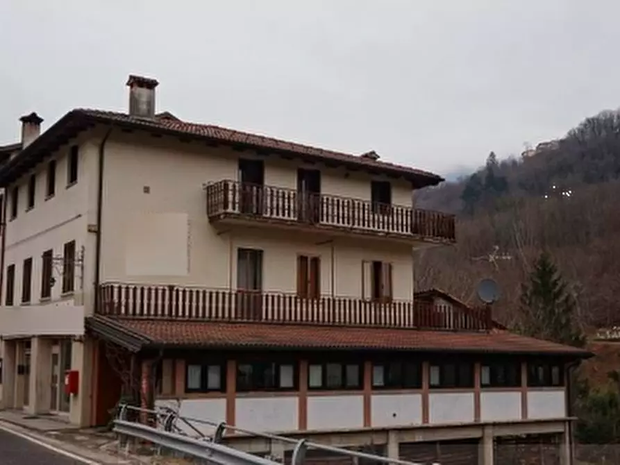 Immagine 6 di Porzione di casa in vendita  in Via Gisbenti a Valli Del Pasubio