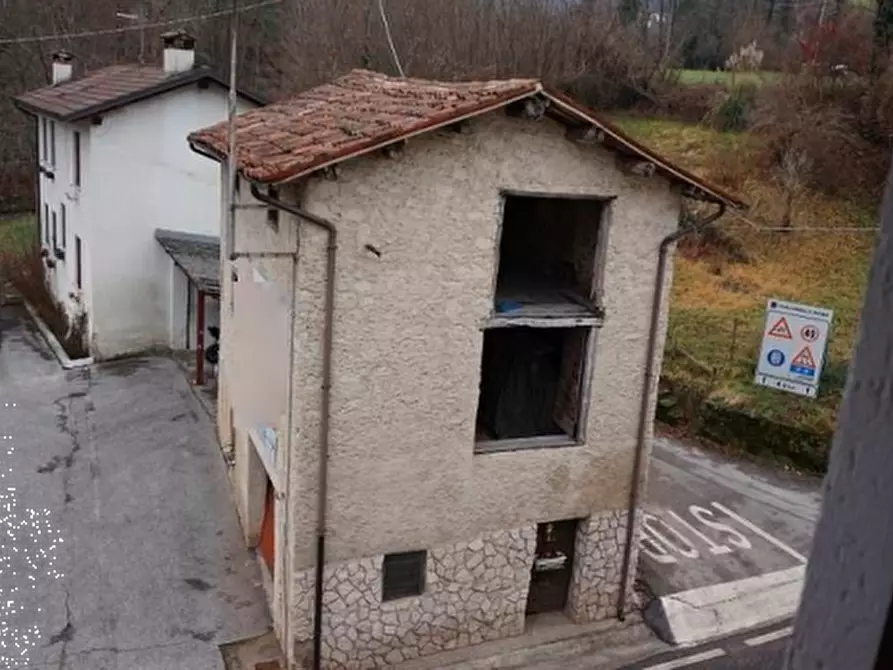 Immagine 12 di Porzione di casa in vendita  in Via Gisbenti a Valli Del Pasubio