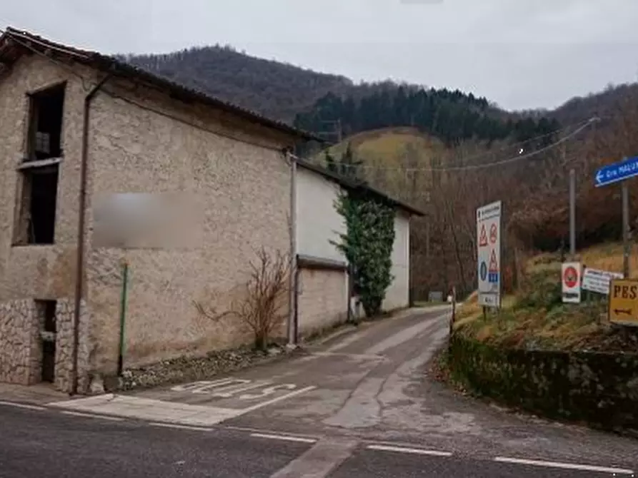 Immagine 16 di Porzione di casa in vendita  in Via Gisbenti a Valli Del Pasubio