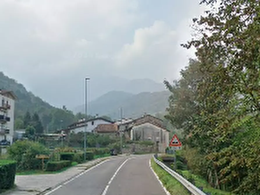 Immagine 25 di Porzione di casa in vendita  in Via Gisbenti a Valli Del Pasubio