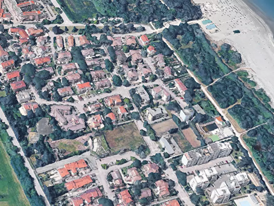 Immagine 12 di Posto auto in vendita  in Viale Leonardo da Vinci  a Ravenna