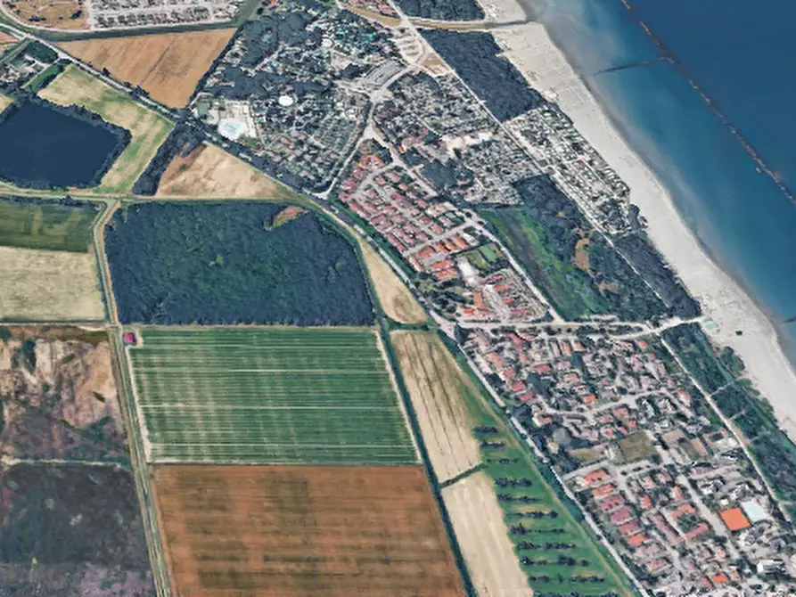 Immagine 12 di Posto auto in vendita  in Viale Leonardo da Vinci  a Ravenna