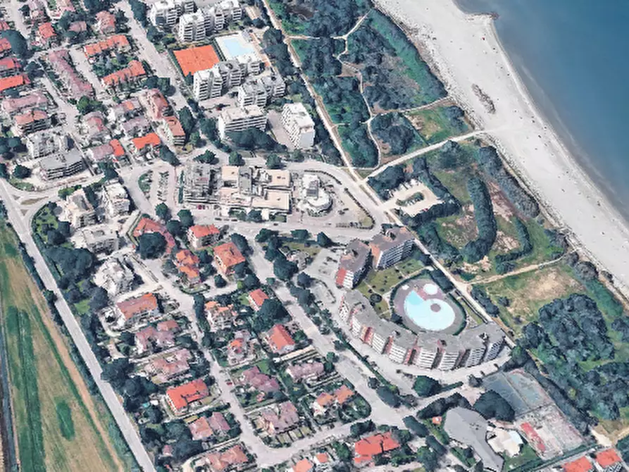 Immagine 5 di Posto auto in vendita  in Viale Leonardo da Vinci  a Ravenna