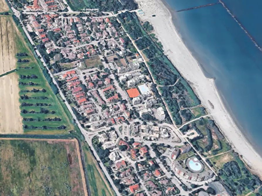 Immagine 6 di Posto auto in vendita  in Viale Leonardo da Vinci  a Ravenna