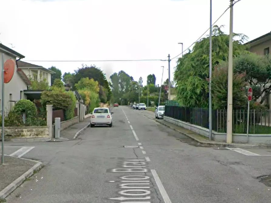 Immagine 7 di Villa in vendita  in Via Bravi a Leno