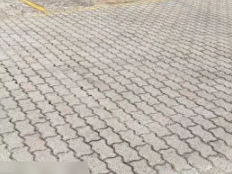 Immagine 5 di Posto auto in vendita  in  Viale Leonardo da Vinci  a Ravenna