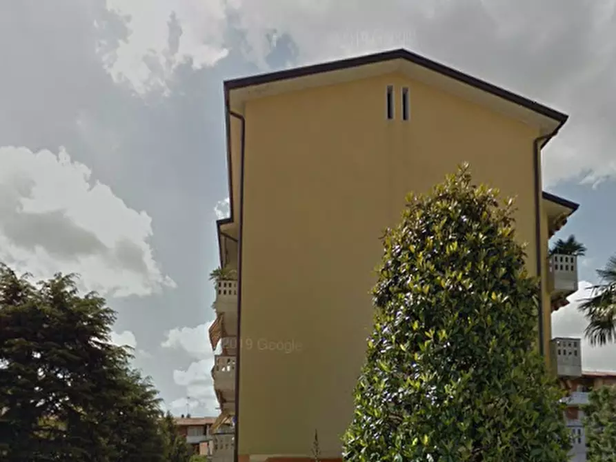 Immagine 5 di Appartamento in vendita  in Via Palmiro Togliatti a Desenzano Del Garda