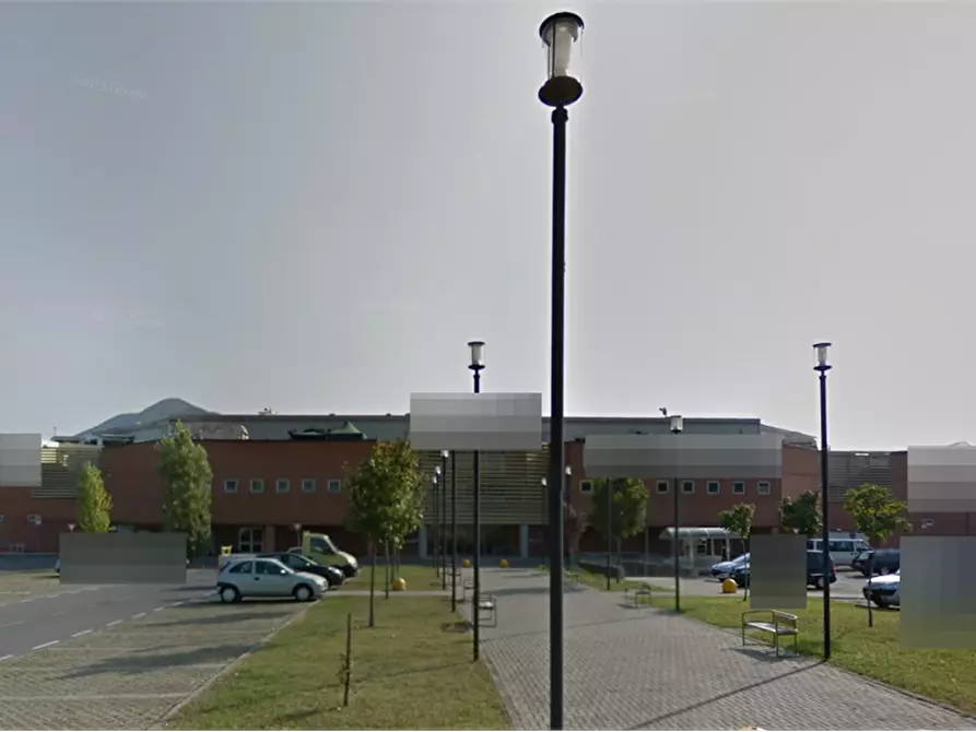 Immagine 2 di Negozio in vendita  in Via Roma a Corte Franca