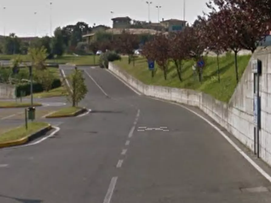 Immagine 7 di Negozio in vendita  in Via Roma a Corte Franca