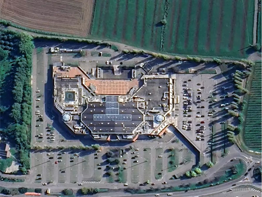 Immagine 9 di Negozio in vendita  in Via Roma a Corte Franca