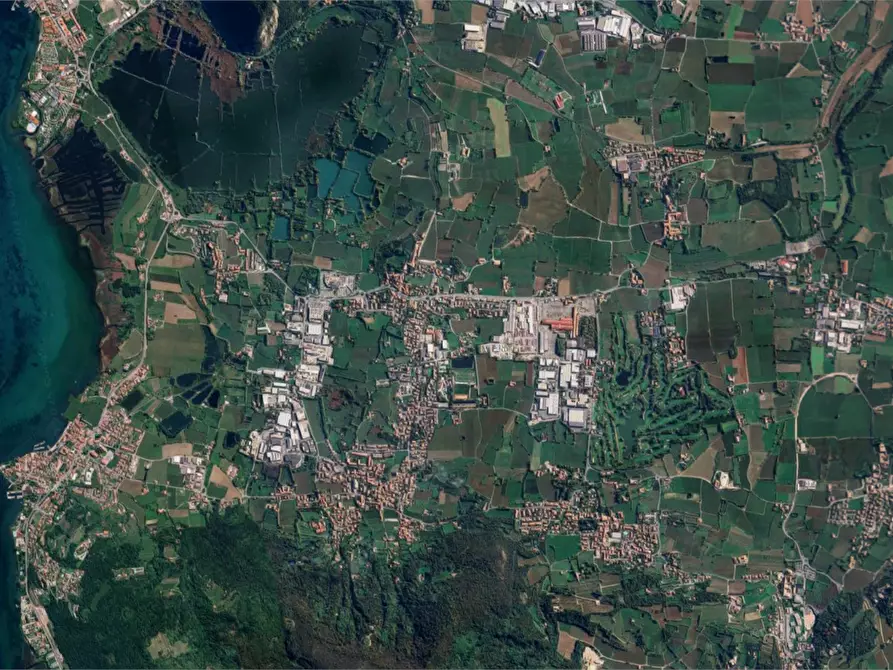 Immagine 12 di Negozio in vendita  in Via Roma a Corte Franca