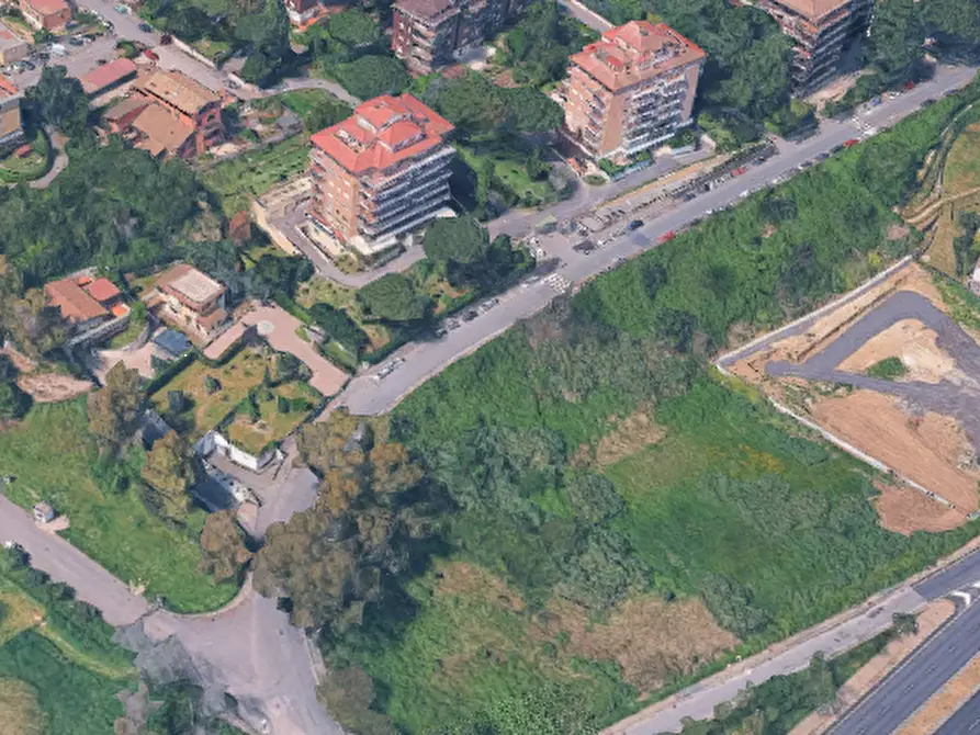 Immagine 4 di Garage in vendita  in Via Alberese a Roma