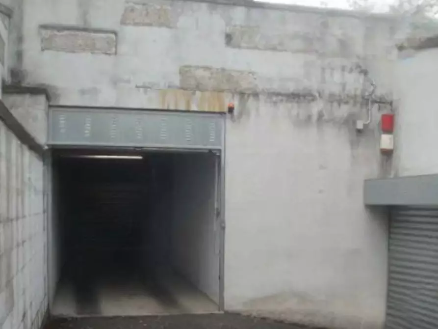 Immagine 1 di Garage in vendita  in Via Alberese  a Roma