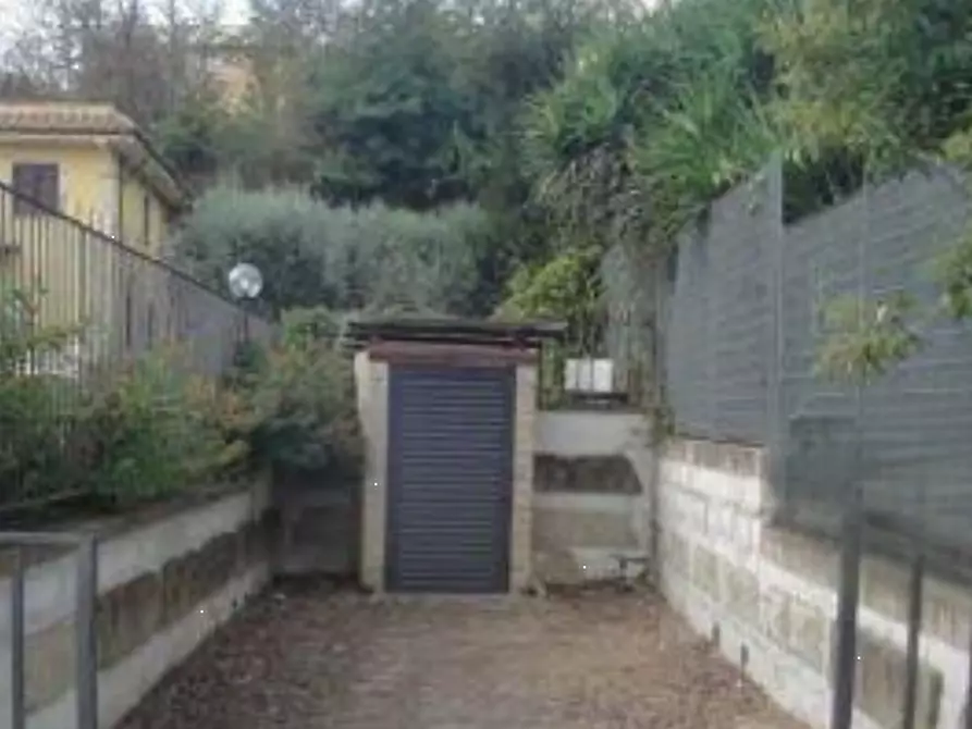 Immagine 5 di Garage in vendita  in Via Alberese  a Roma
