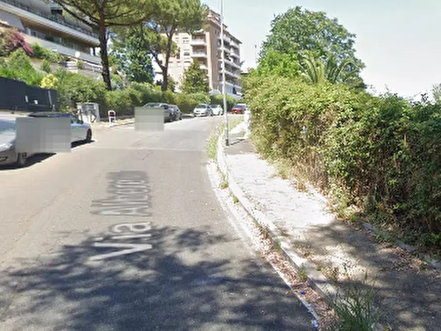 Immagine 10 di Garage in vendita  in Via Alberese  a Roma