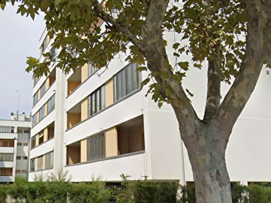 Immagine 10 di Appartamento in vendita  in Viale Leonardo a Ravenna