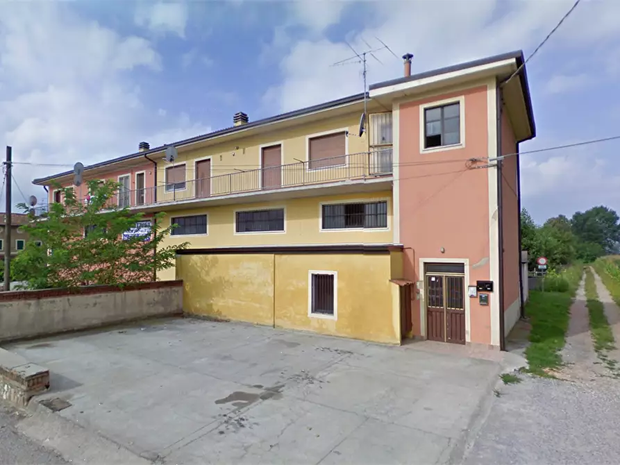 Immagine 5 di Appartamento in vendita  in Via Castrina a Travagliato