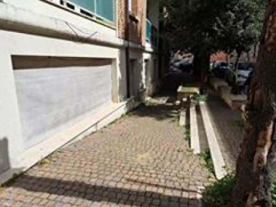 Immagine 1 di Negozio in vendita  in Via Nolfi a Fano