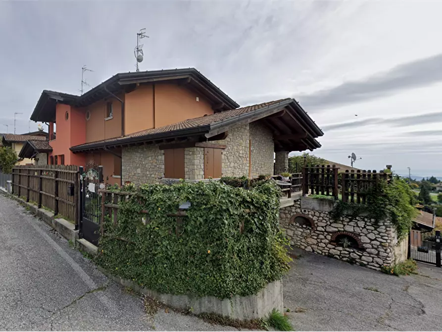 Immagine 3 di Casa bifamiliare in vendita  in Vicolo dei Mille a Serle