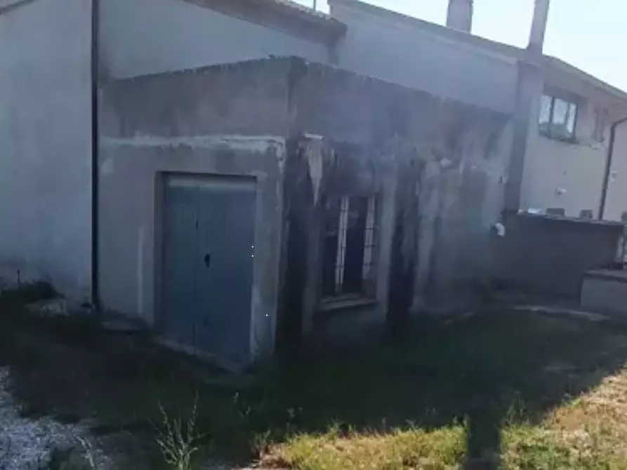 Immagine 1 di Appartamento in vendita  in Via Guazzi a Pesaro