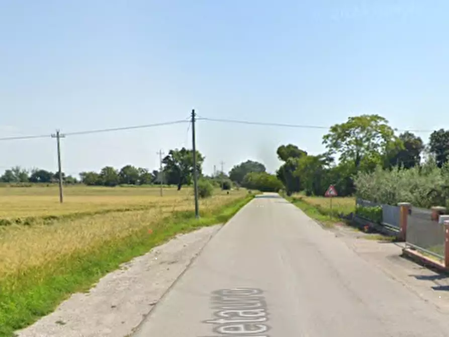 Immagine 2 di Capannone industriale in vendita  in Via Metauro a Cartoceto