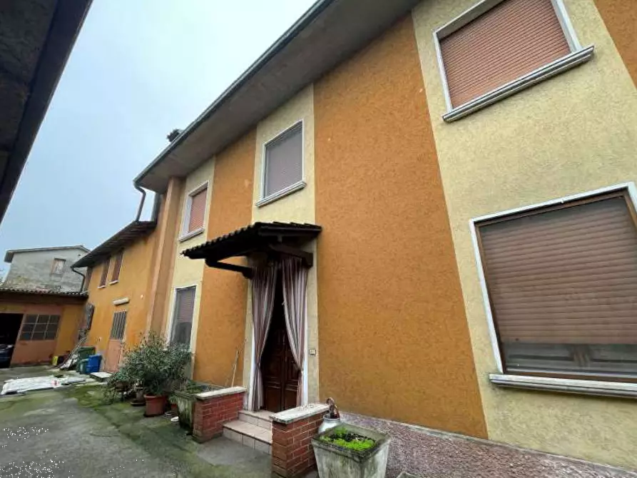 Immagine 2 di Casa indipendente in vendita  in Via Ciro Chistoni a Casalromano