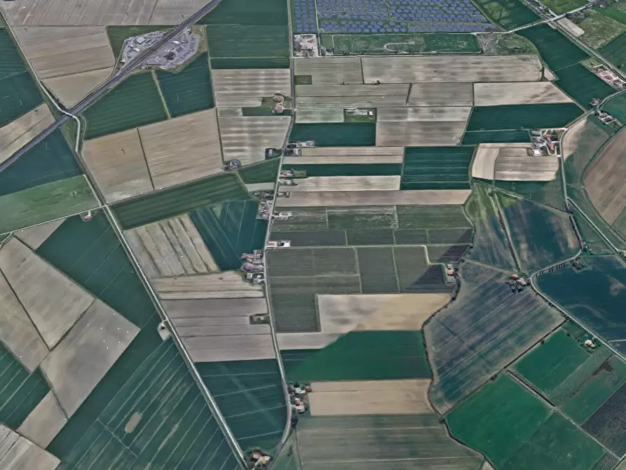 Immagine 12 di Magazzino in vendita  in Via Eridano a Ferrara