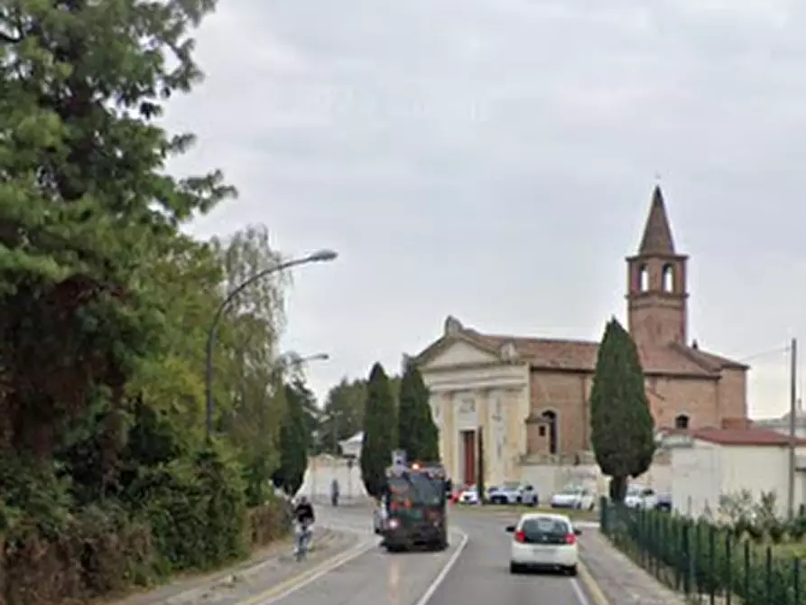 Immagine 5 di Magazzino in vendita  in Via Oroboni a Rovigo