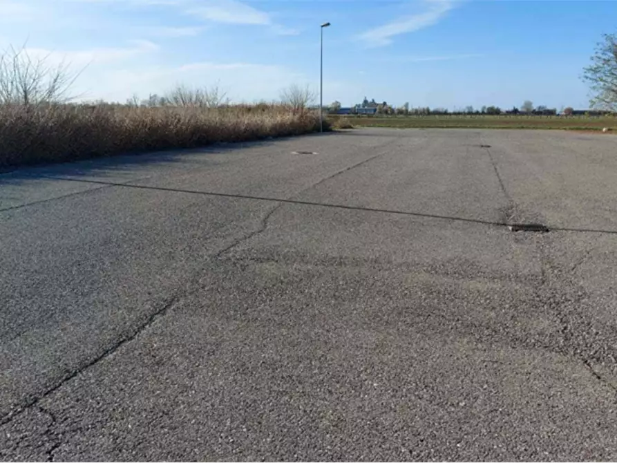 Immagine 1 di Terreno edificabile in vendita  in Via Pietro Nenni a Fratta Polesine