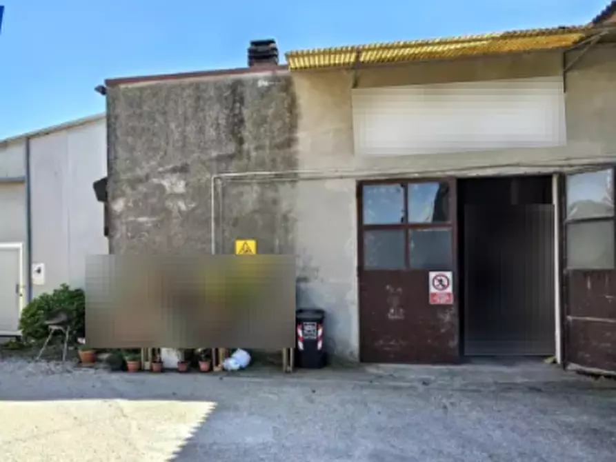 Immagine 2 di Laboratorio in vendita  in Via Alessandro Manzoni a Costa Di Rovigo