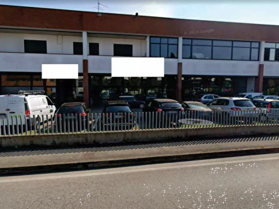 Immagine 7 di Laboratorio in vendita  in Via A. Brustolon a Abano Terme