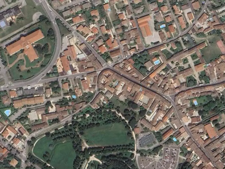 Immagine 17 di Appartamento in vendita  in Via Ascoli a Castiglione Delle Stiviere