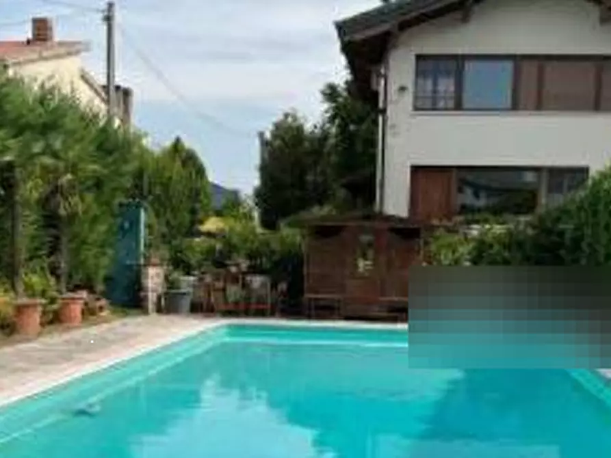 Immagine 6 di Negozio in vendita  in Strada Dosso del Corso  a Mantova