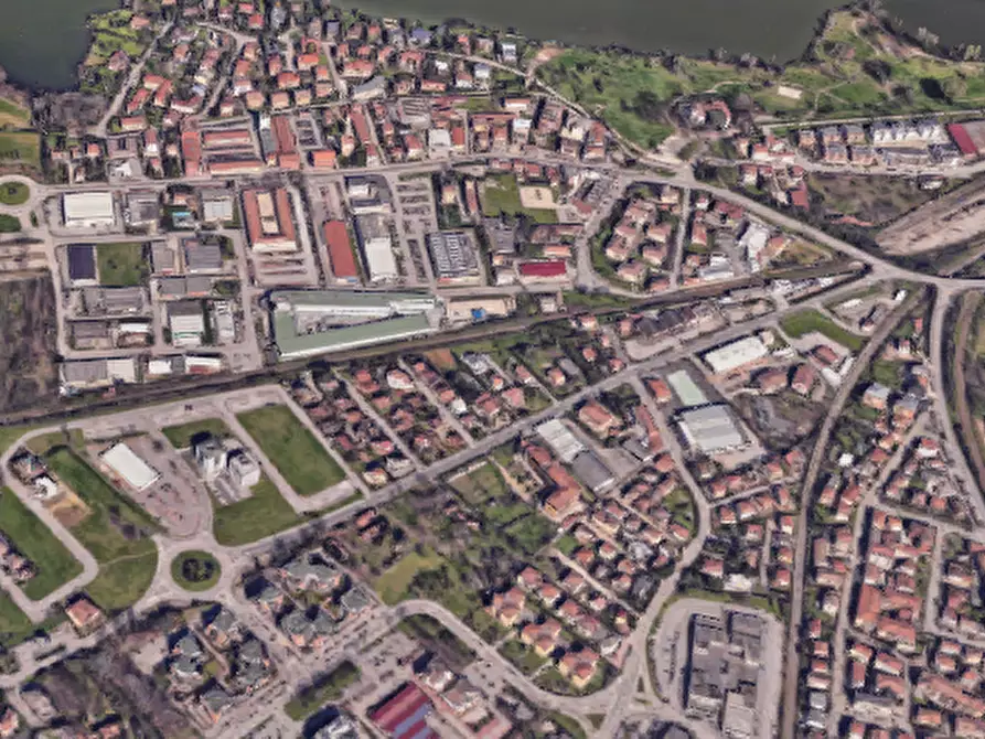 Immagine 13 di Negozio in vendita  in Strada Dosso del Corso  a Mantova