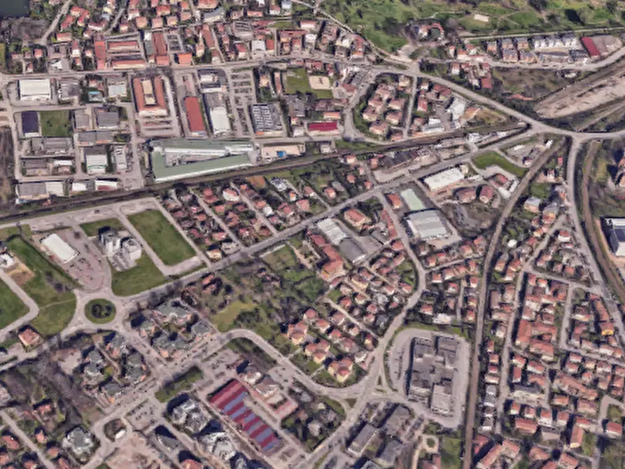 Immagine 14 di Negozio in vendita  in Strada Dosso del Corso  a Mantova