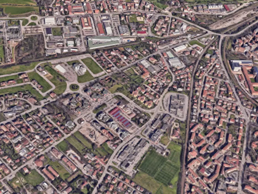 Immagine 17 di Negozio in vendita  in Strada Dosso del Corso  a Mantova