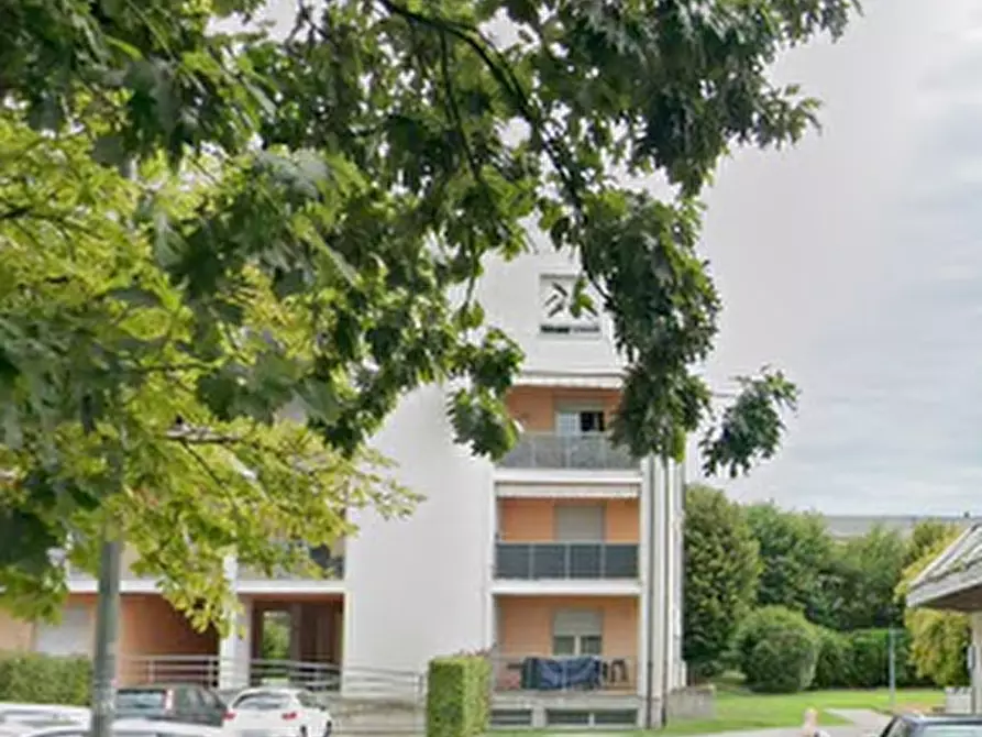 Immagine 4 di Negozio in vendita  in Piazzale M. Buonarroti a Abano Terme