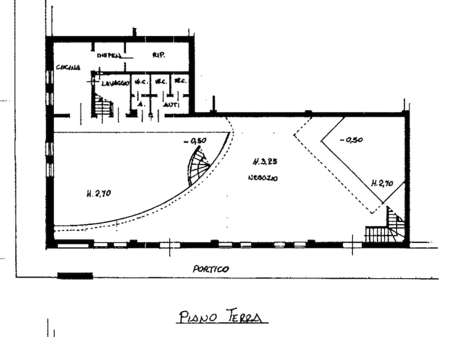 Immagine 10 di Negozio in vendita  in Piazzale M. Buonarroti a Abano Terme