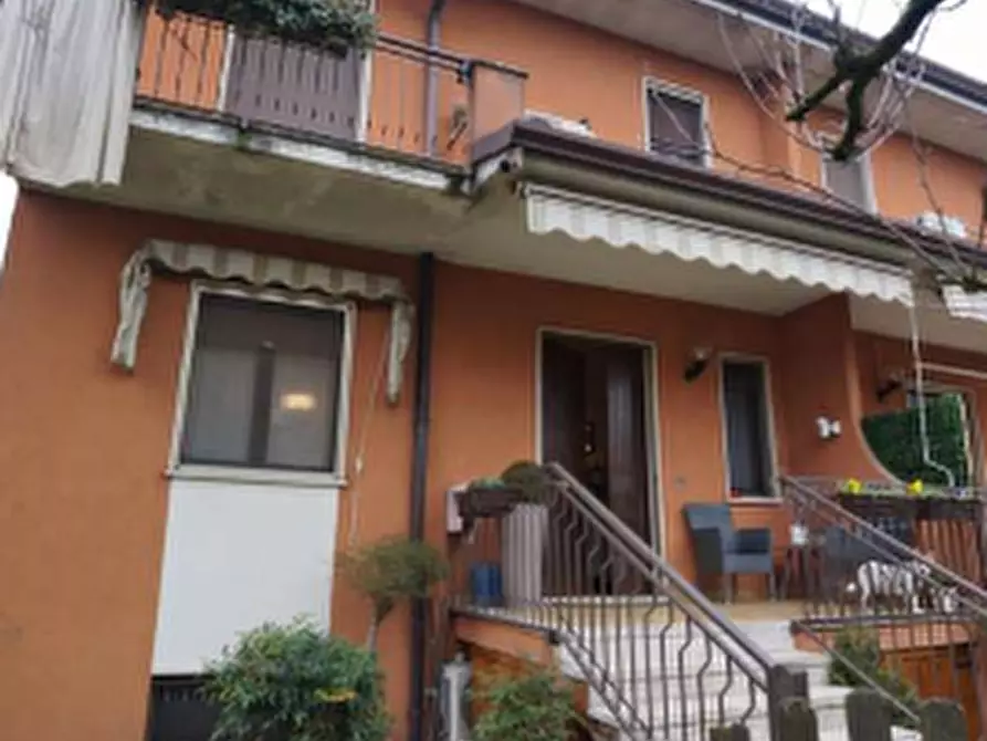 Immagine 1 di Appartamento in vendita  in Via Ungaretti a Curtatone