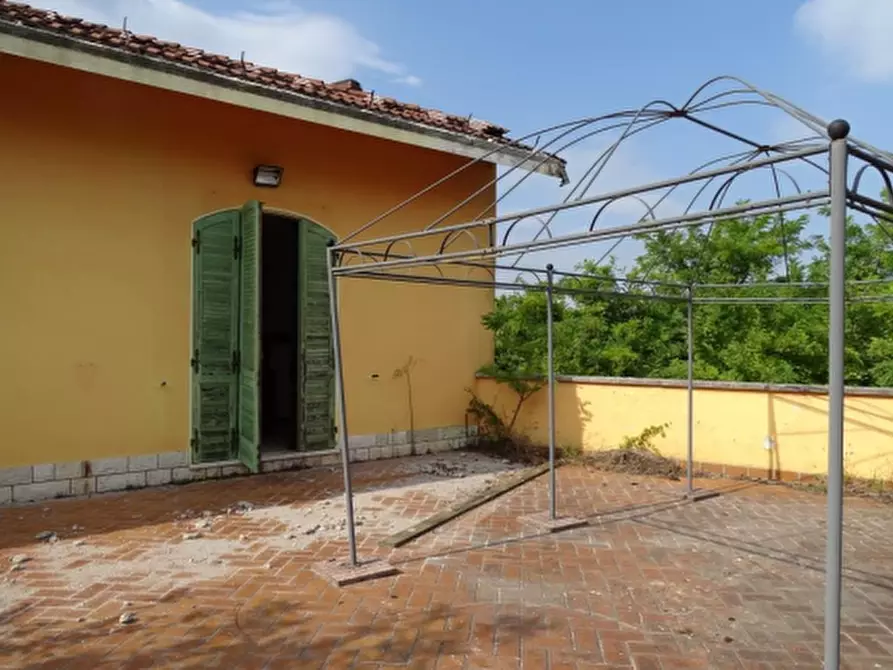 Immagine 3 di Appartamento in vendita  in Via Giuseppe Mazzini a Roverbella