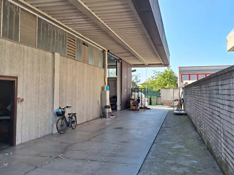 Immagine 3 di Laboratorio in vendita  in Via Romania a Castel Goffredo